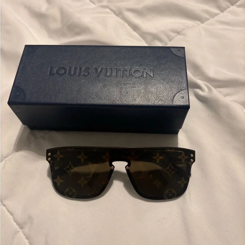Louis Vuitton Men’s Black Shield Sunglasses with LV Logo
